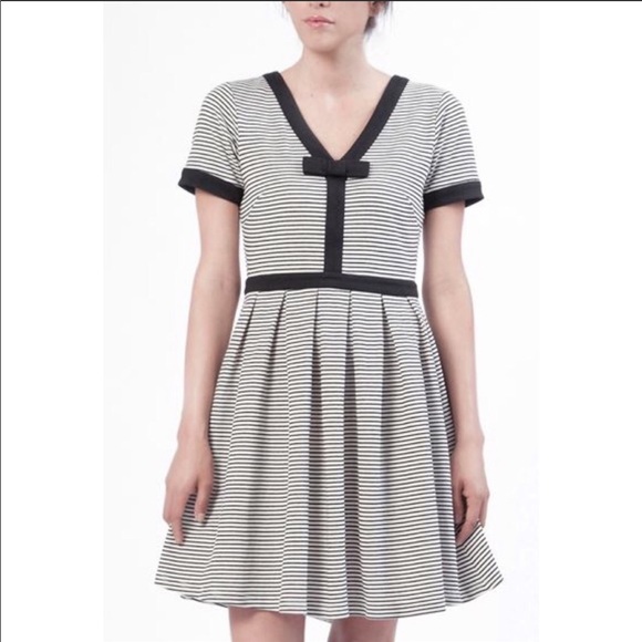 Modcloth Dresses & Skirts - DEAR CREATURES - anthropologie - emily dress XS